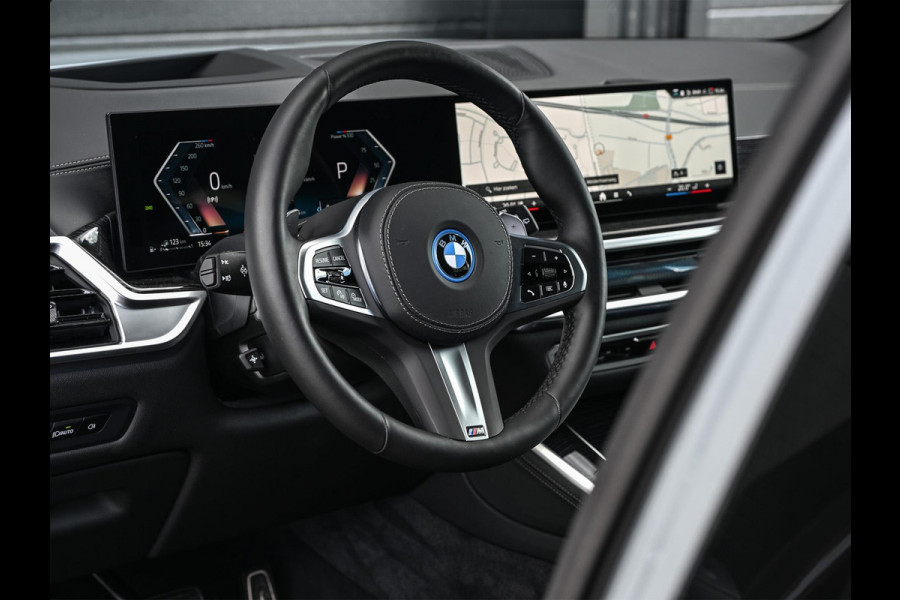 BMW X5 xDrive50e M-Sport Pro | Panoramadak | Active Cruise | Iconic Glow | Harman/Kardon | Memory Seats | Stoel Ventilatie | Head-Up | 360 Camera | Ambient Air | Achterasbesturing | Ambiance Interieur | Soft Close