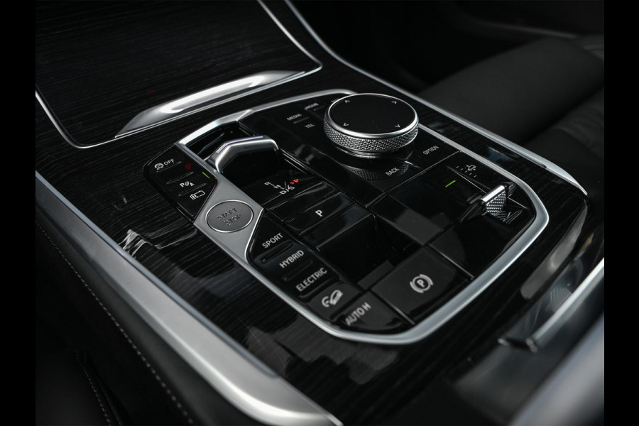 BMW X5 xDrive50e M-Sport Pro | Panoramadak | Active Cruise | Iconic Glow | Harman/Kardon | Memory Seats | Stoel Ventilatie | Head-Up | 360 Camera | Ambient Air | Achterasbesturing | Ambiance Interieur | Soft Close