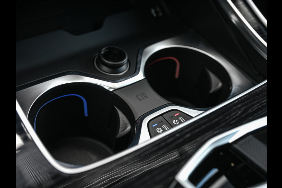 BMW X5 xDrive50e M-Sport Pro | Panoramadak | Active Cruise | Iconic Glow | Harman/Kardon | Memory Seats | Stoel Ventilatie | Head-Up | 360 Camera | Ambient Air | Achterasbesturing | Ambiance Interieur | Soft Close