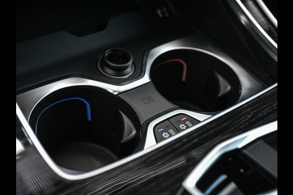 BMW X5 xDrive50e M-Sport Pro | Panoramadak | Active Cruise | Iconic Glow | Harman/Kardon | Memory Seats | Stoel Ventilatie | Head-Up | 360 Camera | Ambient Air | Achterasbesturing | Ambiance Interieur | Soft Close