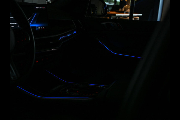 BMW X5 xDrive50e M-Sport Pro | Panoramadak | Active Cruise | Iconic Glow | Harman/Kardon | Memory Seats | Stoel Ventilatie | Head-Up | 360 Camera | Ambient Air | Achterasbesturing | Ambiance Interieur | Soft Close