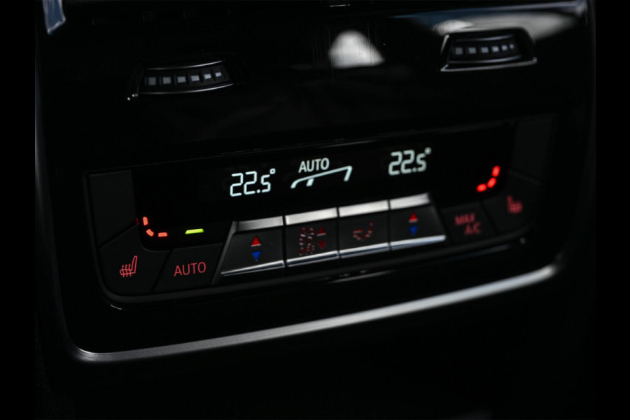 BMW X5 xDrive50e M-Sport Pro | Panoramadak | Active Cruise | Iconic Glow | Harman/Kardon | Memory Seats | Stoel Ventilatie | Head-Up | 360 Camera | Ambient Air | Achterasbesturing | Ambiance Interieur | Soft Close