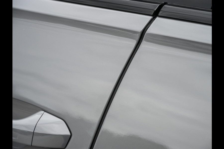 Audi Q8 60 TFSI e quattro Pro Line S Competition | B&O Advanced | Audi Exclusive | 5 Jaar Garantie | Panoramadak | Massage Stoelen | 4 Wiel Besturing | Alcantara hemel | Soft-close | Stoel Ventilatie | Elektr. Trekhaak | Oled Achterlichten | 360 camera |
