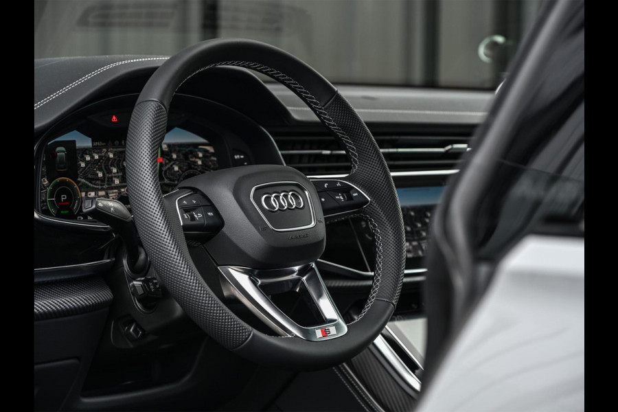 Audi Q8 60 TFSI e quattro Pro Line S Competition | B&O Advanced | Audi Exclusive | 5 Jaar Garantie | Panoramadak | Massage Stoelen | 4 Wiel Besturing | Alcantara hemel | Soft-close | Stoel Ventilatie | Elektr. Trekhaak | Oled Achterlichten | 360 camera |