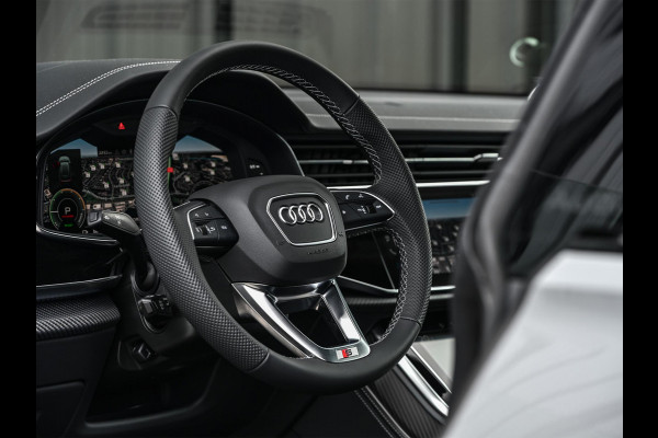 Audi Q8 60 TFSI e quattro Pro Line S Competition | B&O Advanced | Audi Exclusive | 5 Jaar Garantie | Panoramadak | Massage Stoelen | 4 Wiel Besturing | Alcantara hemel | Soft-close | Stoel Ventilatie | Elektr. Trekhaak | Oled Achterlichten | 360 camera |