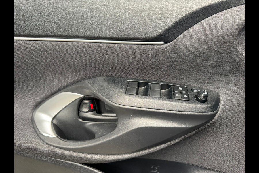 Toyota Yaris Cross 1.5 Hybrid Business NAVI-CAMERA-CARPLAY-PDC-CLIMA-CRUISE