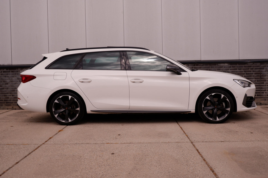 CUPRA Leon Sportstourer 1.4 e-Hybrid Black Edition | Panorama | Carplay | Camera | Virtual | LED |