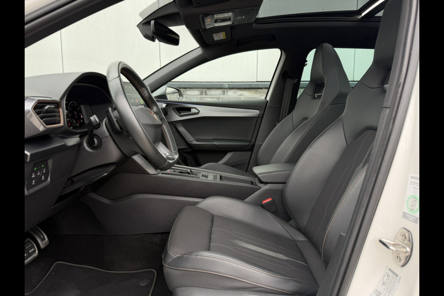 CUPRA Leon Sportstourer 1.4 e-Hybrid Black Edition | Panorama | Carplay | Camera | Virtual | LED |