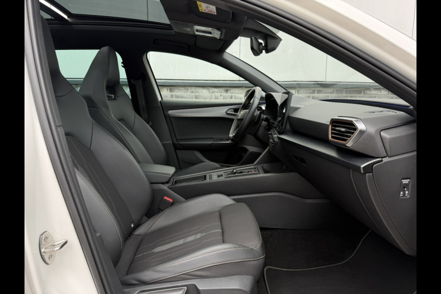 CUPRA Leon Sportstourer 1.4 e-Hybrid Black Edition | Panorama | Carplay | Camera | Virtual | LED |