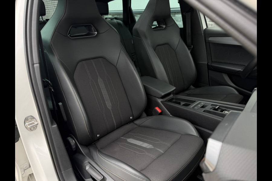 CUPRA Leon Sportstourer 1.4 e-Hybrid Black Edition | Panorama | Carplay | Camera | Virtual | LED |