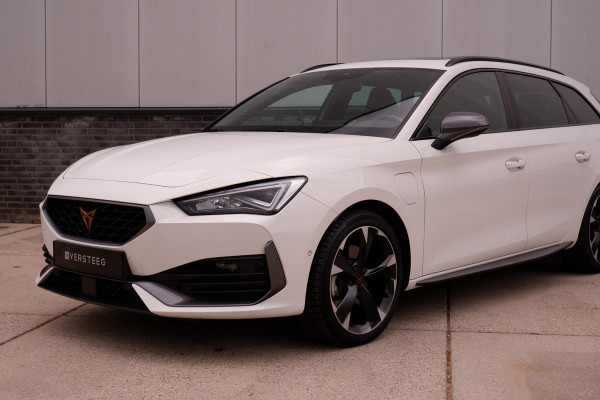 CUPRA Leon Sportstourer 1.4 e-Hybrid Black Edition | Panorama | Carplay | Camera | Virtual | LED |