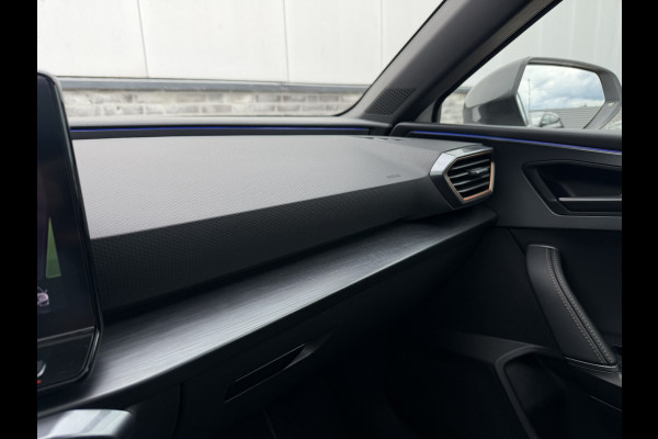 CUPRA Leon Sportstourer 1.4 e-Hybrid Black Edition | Panorama | Carplay | Camera | Virtual | LED |