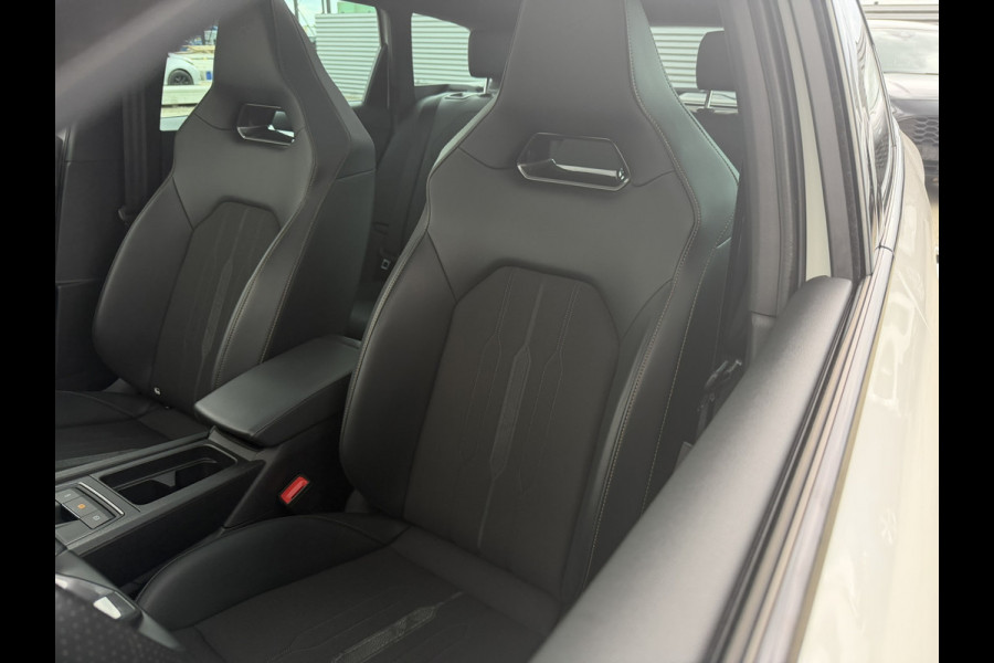 CUPRA Leon Sportstourer 1.4 e-Hybrid Black Edition | Panorama | Carplay | Camera | Virtual | LED |