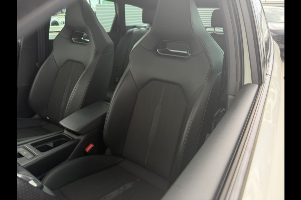 CUPRA Leon Sportstourer 1.4 e-Hybrid Black Edition | Panorama | Carplay | Camera | Virtual | LED |
