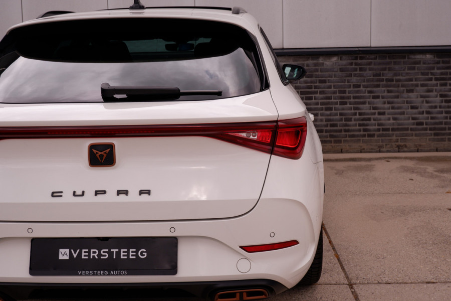 CUPRA Leon Sportstourer 1.4 e-Hybrid Black Edition | Panorama | Carplay | Camera | Virtual | LED |