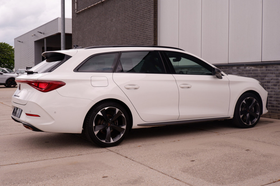 CUPRA Leon Sportstourer 1.4 e-Hybrid Black Edition | Panorama | Carplay | Camera | Virtual | LED |