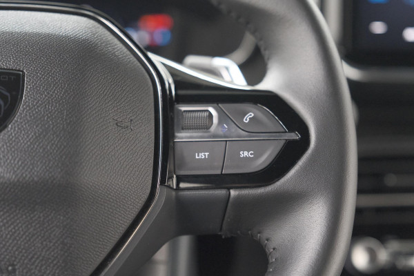 Peugeot 2008 Hybrid 136 e-DCS6 Allure | Navigatie | Parkeersensoren Voor + Achter | Apple Carplay