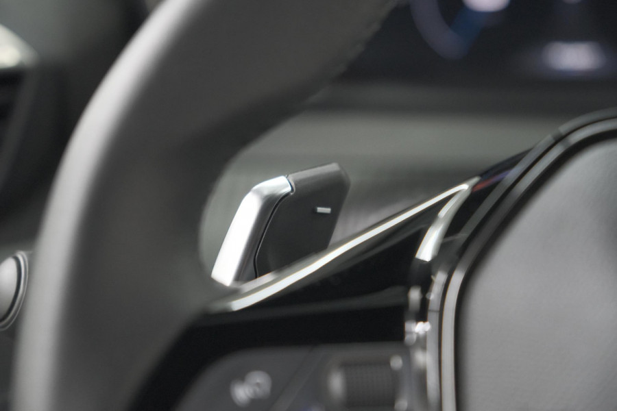 Peugeot 2008 Hybrid 136 e-DCS6 Allure | Navigatie | Parkeersensoren Voor + Achter | Apple Carplay