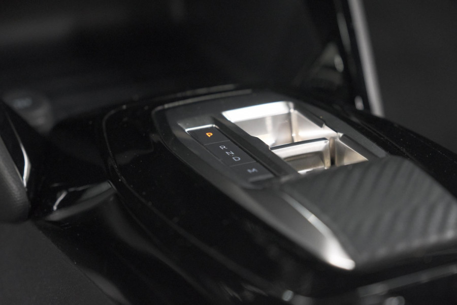 Peugeot 2008 Hybrid 136 e-DCS6 Allure | Navigatie | Parkeersensoren Voor + Achter | Apple Carplay