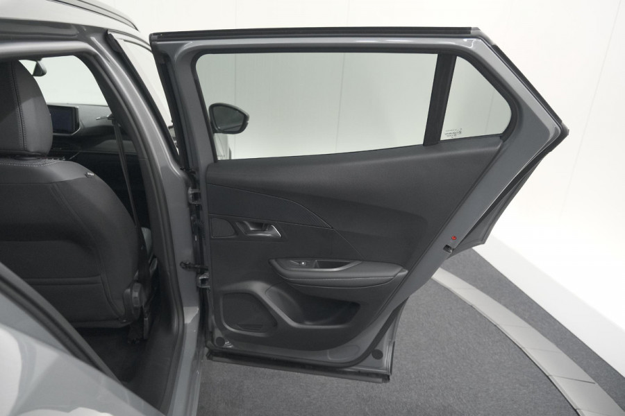 Peugeot 2008 Hybrid 136 e-DCS6 Allure | Navigatie | Parkeersensoren Voor + Achter | Apple Carplay