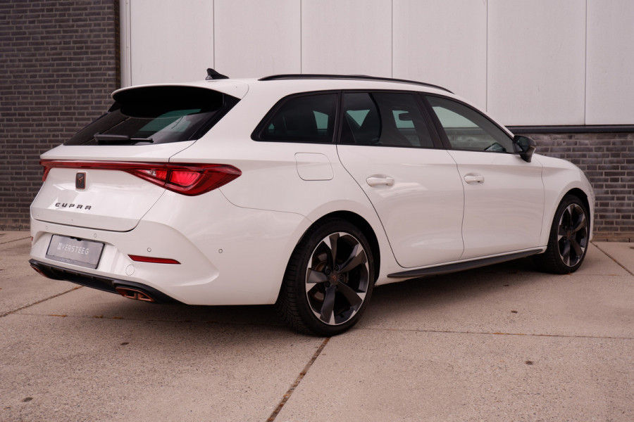 CUPRA Leon Sportstourer 1.4 e-Hybrid Black Edition | Panorama | Carplay | Camera | Virtual | LED |