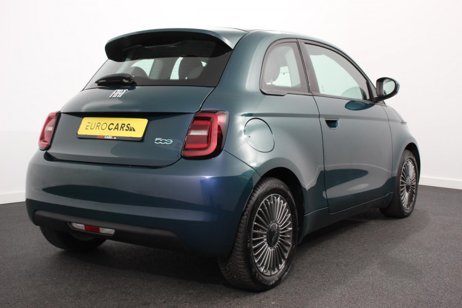 Fiat 500-E 42 kWh 118pk Icon Navigatie Apple Carplay/Android Auto Cruise Control Stoelverwarming Climate Control Lichtmetalen velgen