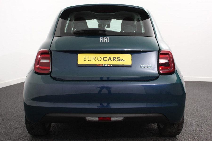 Fiat 500-E 42 kWh 118pk Icon Navigatie Apple Carplay/Android Auto Cruise Control Stoelverwarming Climate Control Lichtmetalen velgen