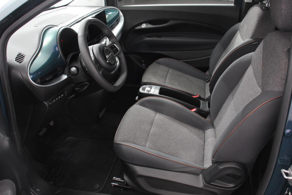 Fiat 500-E 42 kWh 118pk Icon Navigatie Apple Carplay/Android Auto Cruise Control Stoelverwarming Climate Control Lichtmetalen velgen