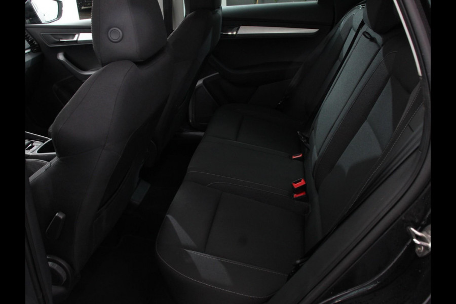 Škoda Karoq 1.5 TSI 150pk DSG ACT Selection Navigatie Apple Carplay/Android Auto Camera Parkeer sensoren Adaptieve Cruise Control Lichtmetalen Velgen Digitale Cockpit