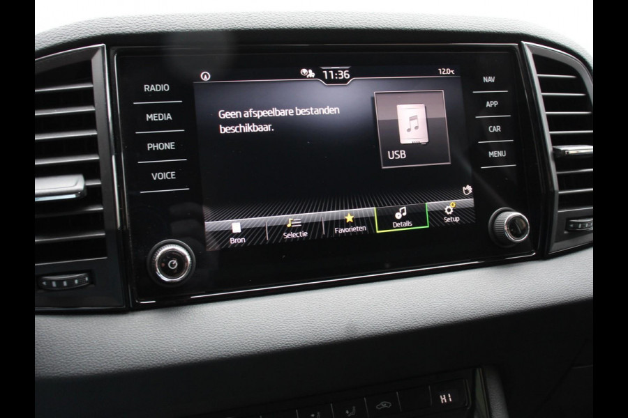 Škoda Karoq 1.5 TSI 150pk DSG ACT Selection Navigatie Apple Carplay/Android Auto Camera Parkeer sensoren Adaptieve Cruise Control Lichtmetalen Velgen Digitale Cockpit