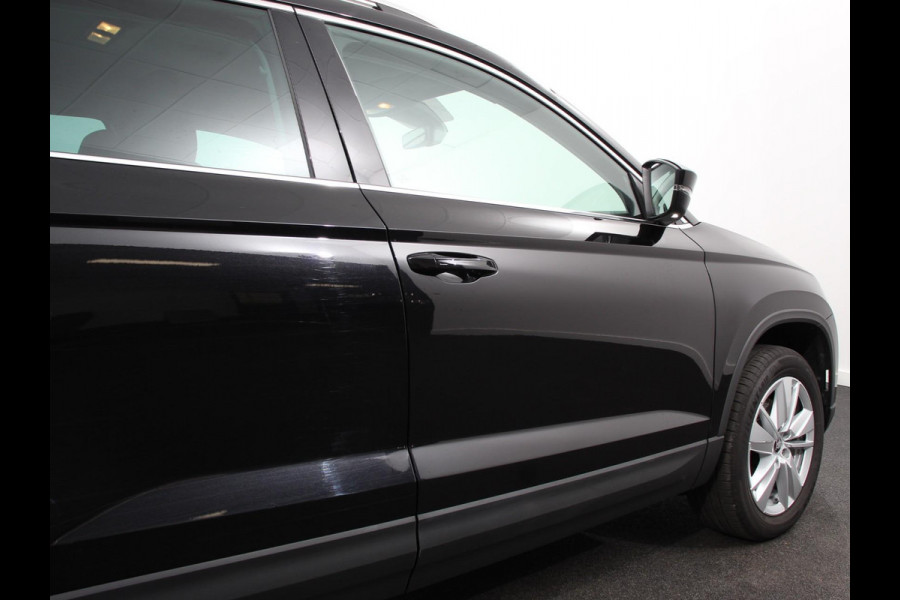 Škoda Karoq 1.5 TSI 150pk DSG ACT Selection Navigatie Apple Carplay/Android Auto Camera Parkeer sensoren Adaptieve Cruise Control Lichtmetalen Velgen Digitale Cockpit