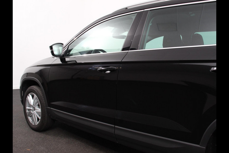 Škoda Karoq 1.5 TSI 150pk DSG ACT Selection Navigatie Apple Carplay/Android Auto Camera Parkeer sensoren Adaptieve Cruise Control Lichtmetalen Velgen Digitale Cockpit