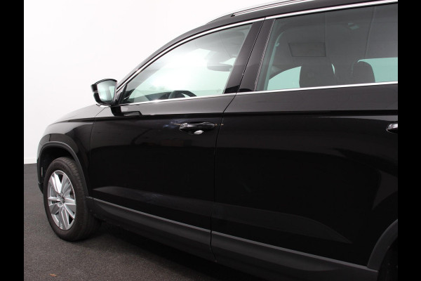 Škoda Karoq 1.5 TSI 150pk DSG ACT Selection Navigatie Apple Carplay/Android Auto Camera Parkeer sensoren Adaptieve Cruise Control Lichtmetalen Velgen Digitale Cockpit