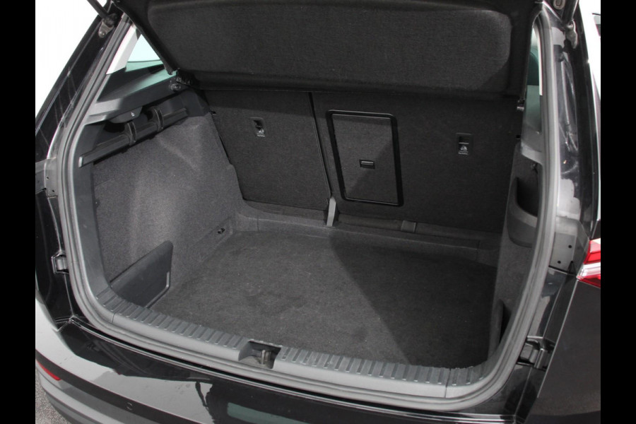 Škoda Karoq 1.5 TSI 150pk DSG ACT Selection Navigatie Apple Carplay/Android Auto Camera Parkeer sensoren Adaptieve Cruise Control Lichtmetalen Velgen Digitale Cockpit