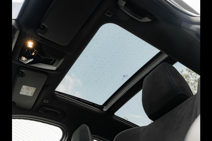 BMW X1 sDrive18i M-Sport - Pano - Trekhaak - ACC - Memoryzetel - Harman Kardon
