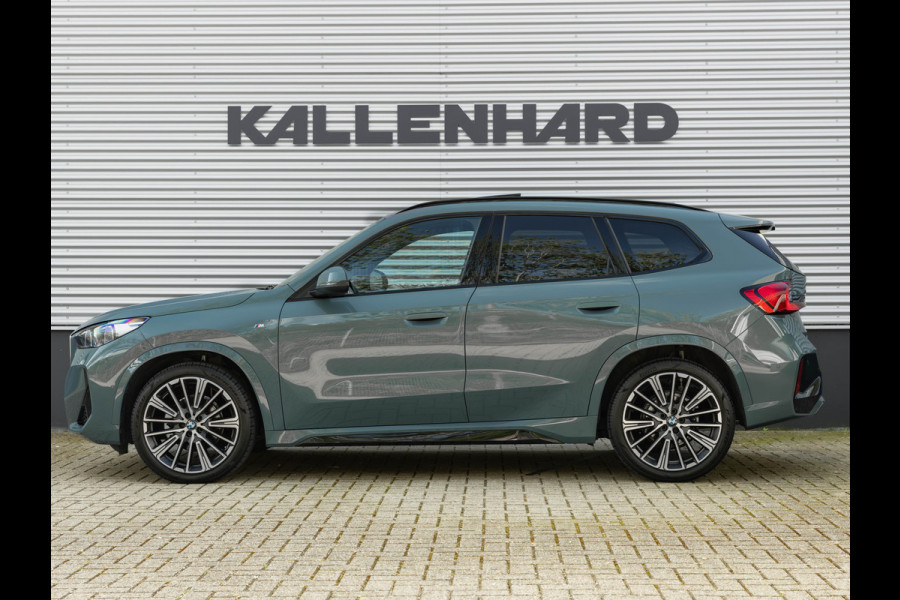 BMW X1 sDrive18i M-Sport - Pano - Trekhaak - ACC - Memoryzetel - Harman Kardon