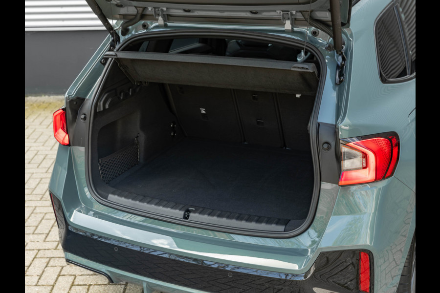 BMW X1 sDrive18i M-Sport - Pano - Trekhaak - ACC - Memoryzetel - Harman Kardon