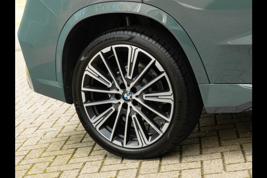 BMW X1 sDrive18i M-Sport - Pano - Trekhaak - ACC - Memoryzetel - Harman Kardon