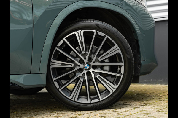 BMW X1 sDrive18i M-Sport - Pano - Trekhaak - ACC - Memoryzetel - Harman Kardon