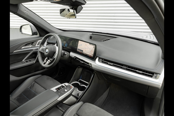 BMW X1 sDrive18i M-Sport - Pano - Trekhaak - ACC - Memoryzetel - Harman Kardon