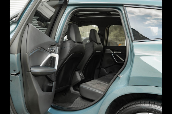 BMW X1 sDrive18i M-Sport - Pano - Trekhaak - ACC - Memoryzetel - Harman Kardon