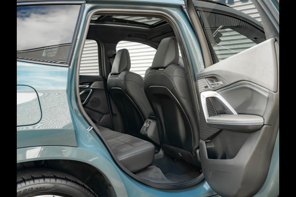 BMW X1 sDrive18i M-Sport - Pano - Trekhaak - ACC - Memoryzetel - Harman Kardon