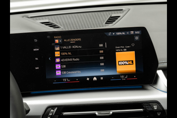 BMW X1 sDrive18i M-Sport - Pano - Trekhaak - ACC - Memoryzetel - Harman Kardon
