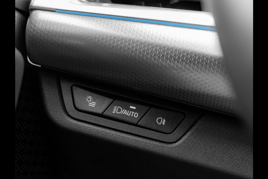 BMW X1 sDrive18i M-Sport - Pano - Trekhaak - ACC - Memoryzetel - Harman Kardon