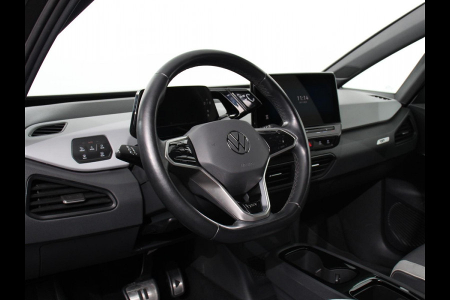 Volkswagen ID.3 First Plus 58 kWh SOH 86 % Navigatie Apple Carplay/Android Auto Camera Parkeersensoren Adaptieve Cruise Control Full LED Matrix Stoel- en stuurverwarming Lichtmetalen velgen Climate Control