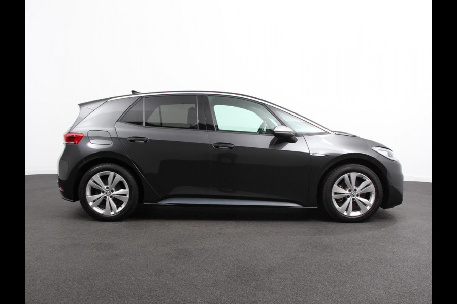 Volkswagen ID.3 First Plus 58 kWh SOH 86 % Navigatie Apple Carplay/Android Auto Camera Parkeersensoren Adaptieve Cruise Control Full LED Matrix Stoel- en stuurverwarming Lichtmetalen velgen Climate Control