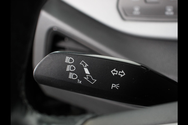 Volkswagen ID.3 First Plus 58 kWh SOH 86 % Navigatie Apple Carplay/Android Auto Camera Parkeersensoren Adaptieve Cruise Control Full LED Matrix Stoel- en stuurverwarming Lichtmetalen velgen Climate Control