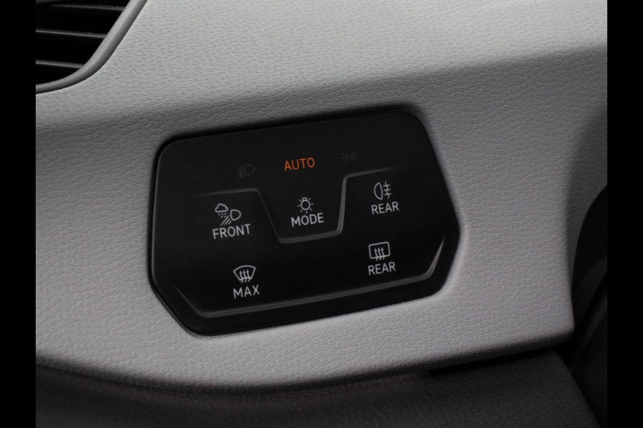 Volkswagen ID.3 First Plus 58 kWh SOH 86 % Navigatie Apple Carplay/Android Auto Camera Parkeersensoren Adaptieve Cruise Control Full LED Matrix Stoel- en stuurverwarming Lichtmetalen velgen Climate Control
