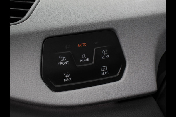 Volkswagen ID.3 First Plus 58 kWh SOH 86 % Navigatie Apple Carplay/Android Auto Camera Parkeersensoren Adaptieve Cruise Control Full LED Matrix Stoel- en stuurverwarming Lichtmetalen velgen Climate Control