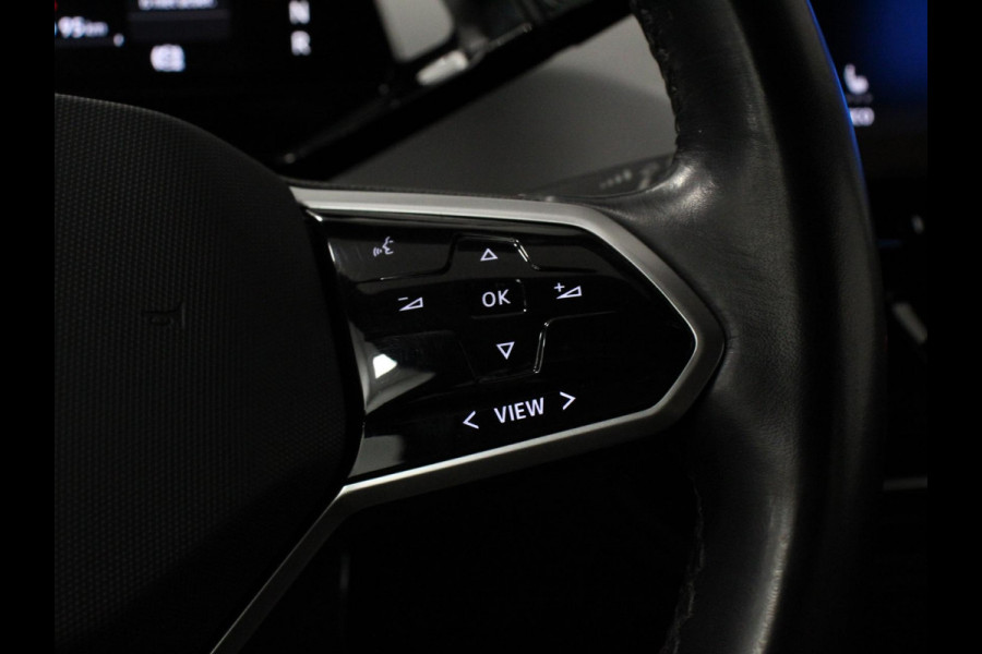 Volkswagen ID.3 First Plus 58 kWh SOH 86 % Navigatie Apple Carplay/Android Auto Camera Parkeersensoren Adaptieve Cruise Control Full LED Matrix Stoel- en stuurverwarming Lichtmetalen velgen Climate Control